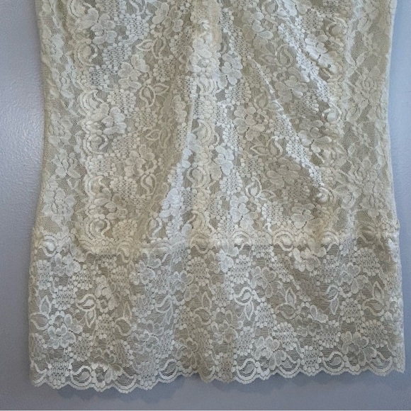 CAbi Cream Lace Cap Sleeve Fitted Sheer Blouse Size XS - Picture 9 of 9